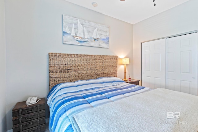 bedroom featuring a closet and ceiling fan