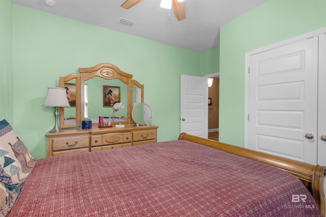 bedroom featuring ceiling fan