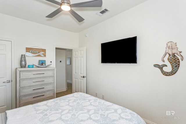 bedroom featuring ceiling fan