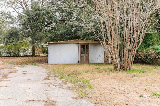 view of outbuilding