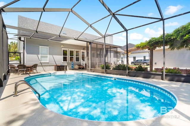 4001 Landfall Dr, Pensacola, FL 32507 - outdoor pool with a lanai and a patio
