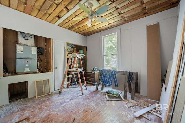 misc room with ceiling fan