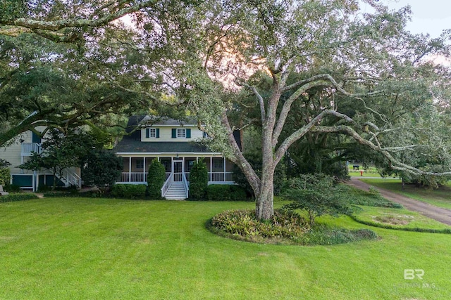 view of front of property with a front yard