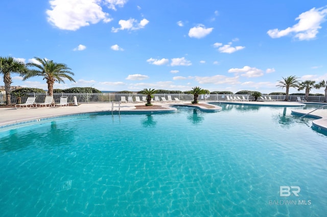 view of swimming pool