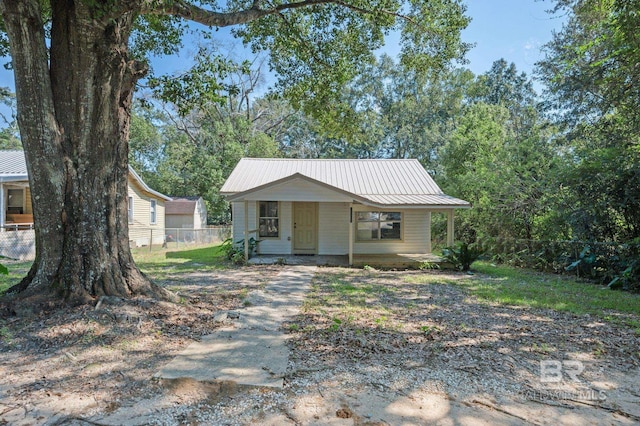 bungalow featuring covered porch