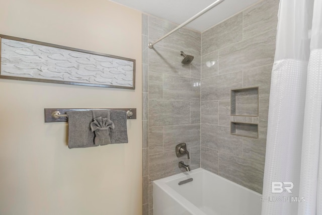 bathroom with shower / bath combo