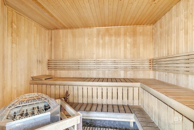 view of sauna / steam room