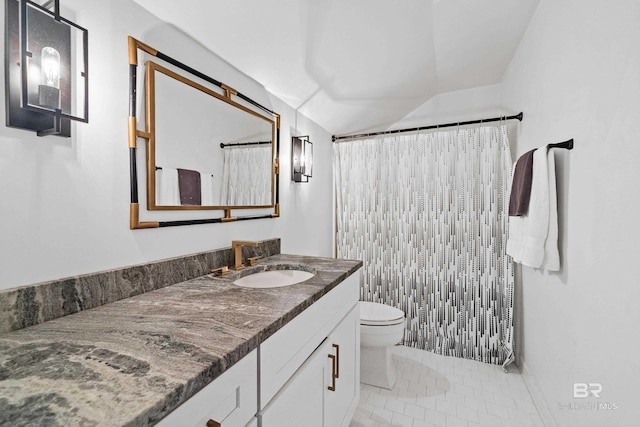 full bath featuring toilet, lofted ceiling, tile patterned flooring, vanity, and a shower with shower curtain