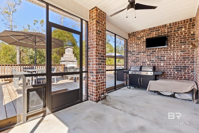 view of unfurnished sunroom