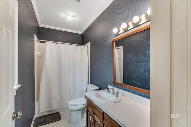 full bath featuring ornamental molding, shower / bath combo, vanity, and toilet