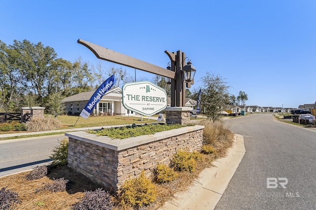 view of community / neighborhood sign