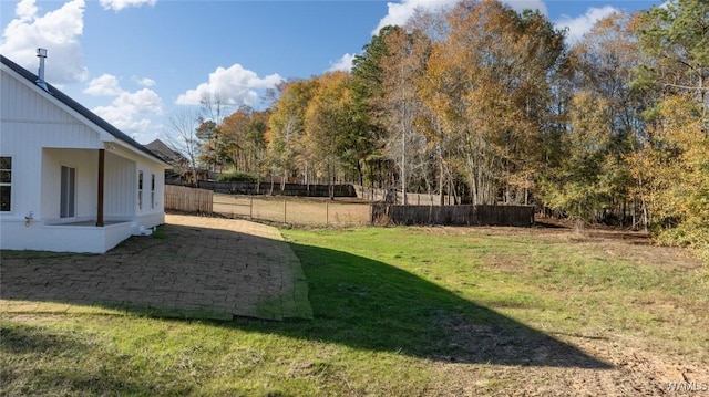 view of yard featuring a patio