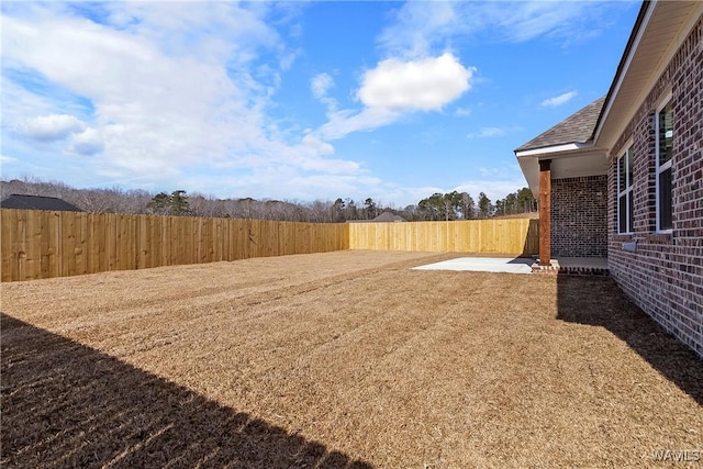 view of yard featuring a patio