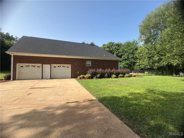 exterior space featuring a front yard