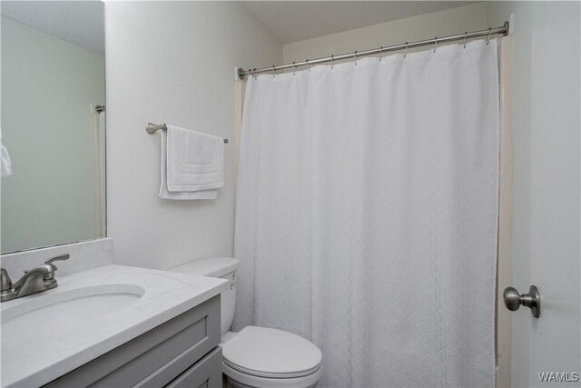 1009 12th St Unit 22, Tuscaloosa, AL 35401 - full bathroom with vanity and a shower with curtain