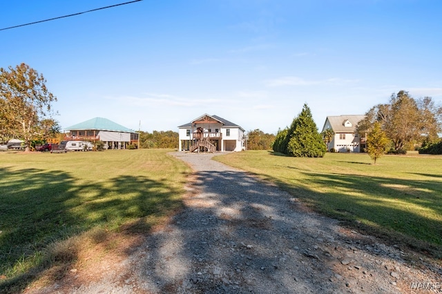 view of front facade featuring a front yard