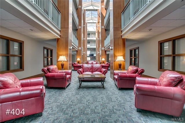 1018 Hackberry Ln Unit 404, Tuscaloosa, AL 35401 - community lobby with a towering ceiling