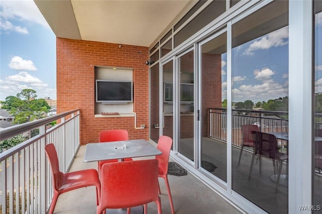 1018 Hackberry Ln Unit 404, Tuscaloosa, AL 35401 - view of balcony