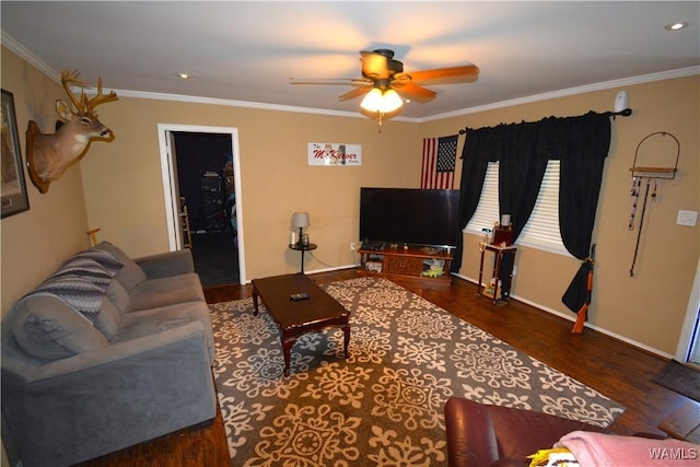 living area with ceiling fan, recessed lighting, dark wood-type flooring, baseboards, and crown molding