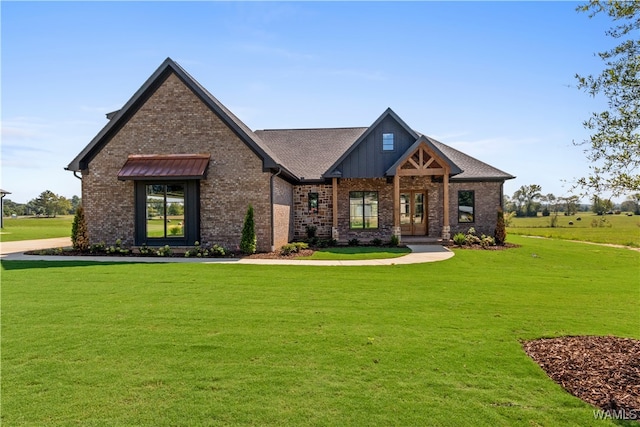 view of front facade featuring a front lawn