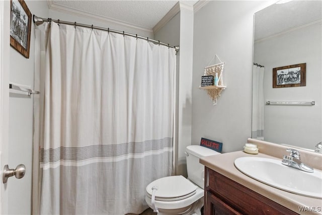 bathroom with vanity, toilet, a textured ceiling, a shower with curtain, and ornamental molding