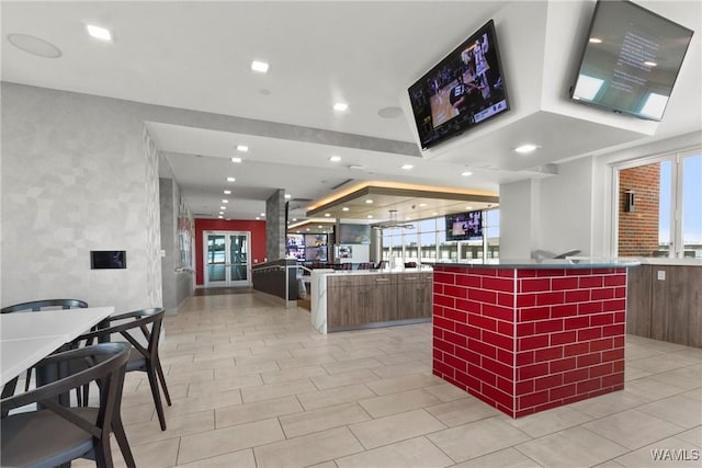 kitchen featuring a kitchen island