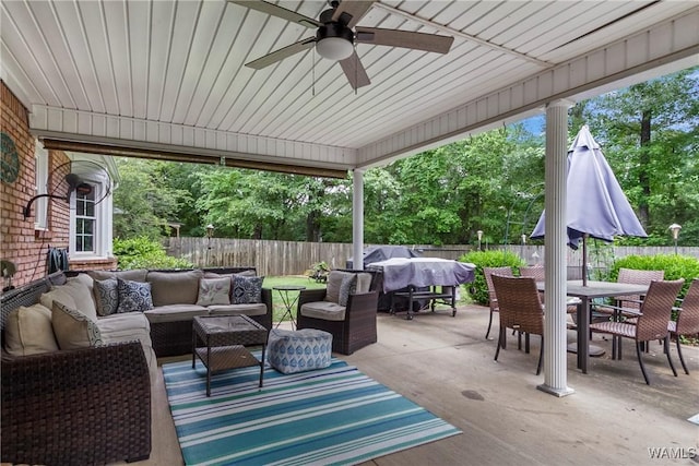 1416 30th Ave E, Tuscaloosa, AL 35404 - view of patio featuring outdoor dining space, outdoor lounge area, a fenced backyard, and ceiling fan