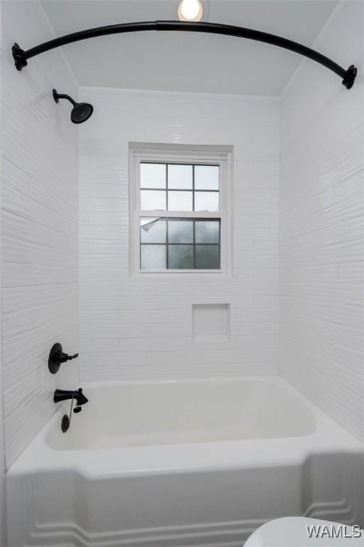 11376 Kings Loop Rd, Tuscaloosa, AL 35405 - bathroom with toilet and shower / bathtub combination