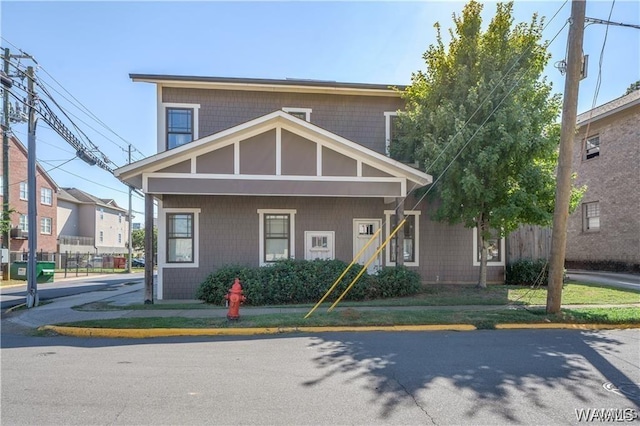 702 Gene Stallings Ave, Tuscaloosa, AL 35401 - view of front of home featuring fence