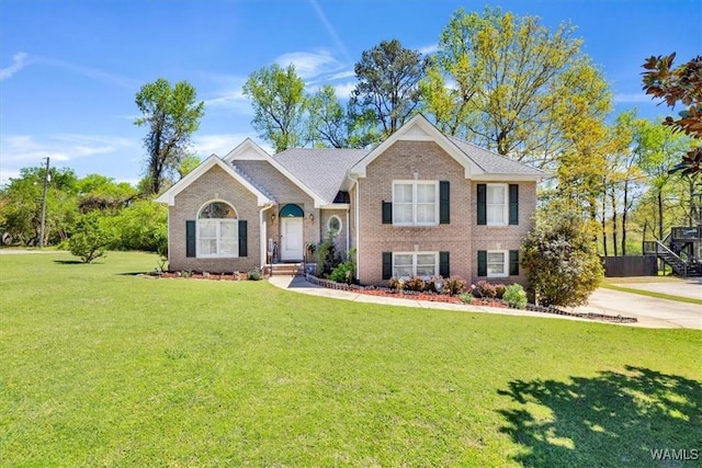 view of front of house with a front yard