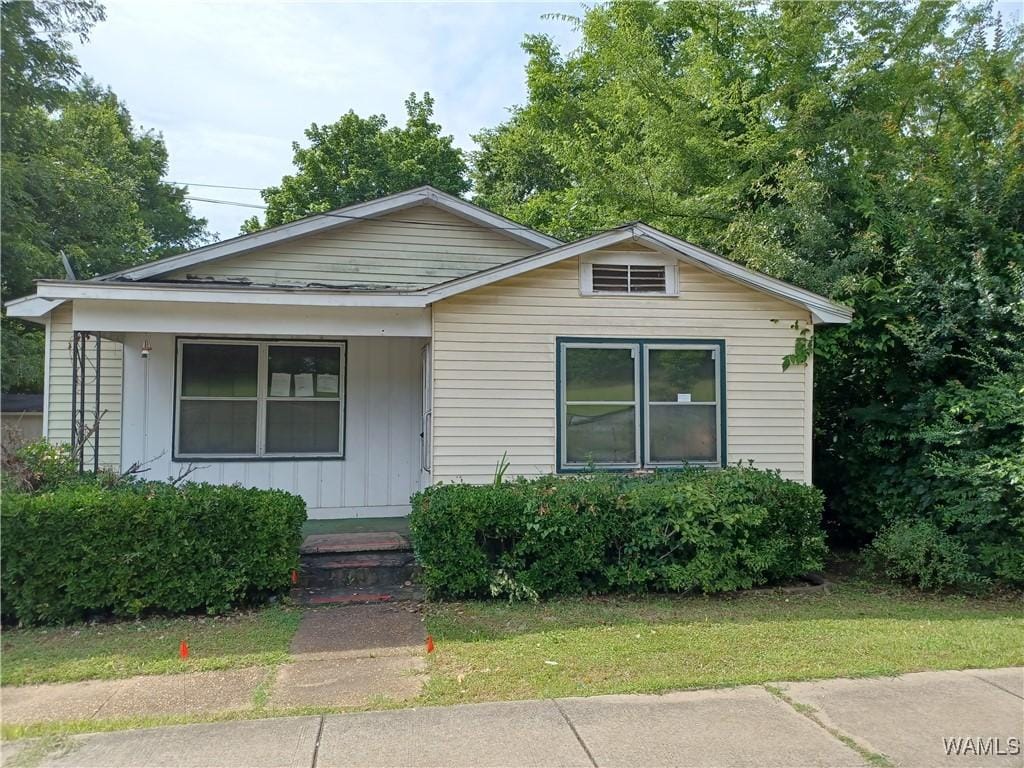 2115 Fosters Ferry Rd, Tuscaloosa, AL 35401 - bungalow-style house with board and batten siding and covered porch