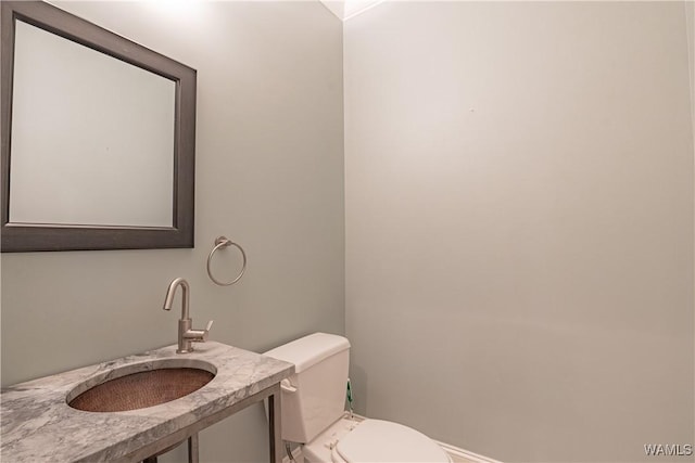 890 Founders St, Tuscaloosa, AL 35406 - bathroom with toilet and vanity