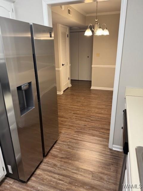 1813 Hackberry Ln Unit 10, Tuscaloosa, AL 35401 - kitchen featuring stainless steel fridge with ice dispenser, ornamental molding, dark wood-style floors, a chandelier, and decorative light fixtures