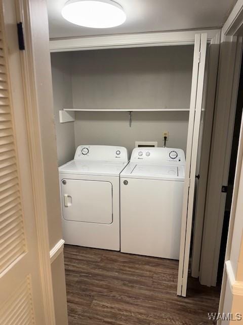 1813 Hackberry Ln Unit 10, Tuscaloosa, AL 35401 - laundry room with washing machine and dryer and dark wood-style flooring