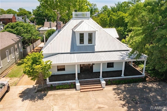 view of front of house featuring a porch