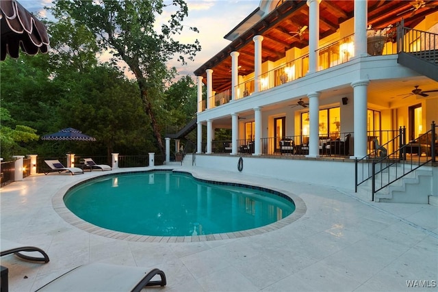 6821 Jade Pt, Tuscaloosa, AL 35406 - view of swimming pool featuring a ceiling fan and a patio area