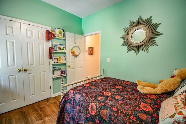 12464 Timberlane Rd, Ralph, AL 35480 - bedroom with wood finished floors and a closet