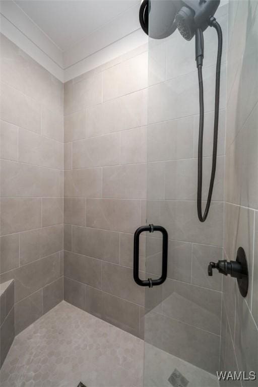 13713 Blackoak Dr, Northport, AL 35475 - full bathroom with a stall shower
