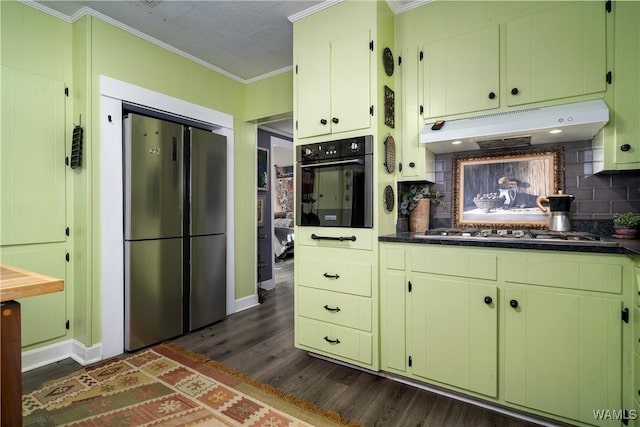 kitchen with stainless steel appliances, ornamental molding, dark wood-type flooring, and decorative backsplash