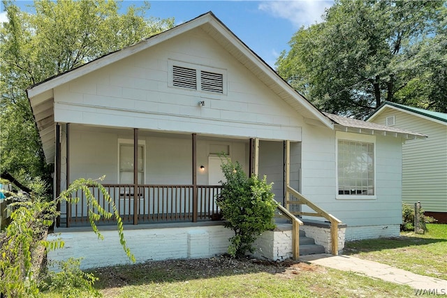 view of front of house featuring a porch