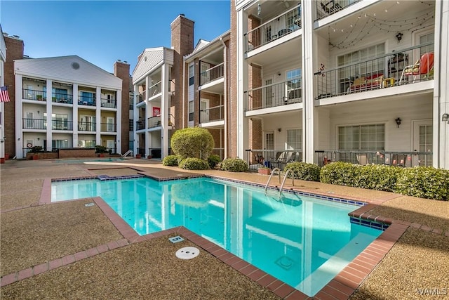 708 11th St Unit 318, Tuscaloosa, AL 35401 - view of community pool