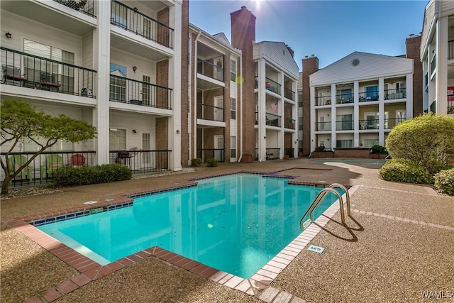 708 11th St Unit 318, Tuscaloosa, AL 35401 - view of community pool