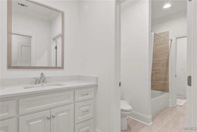 301 Trails End Ln, Tuscaloosa, AL 35406 - full bathroom with toilet, baseboards, visible vents, vanity, and shower / tub combination