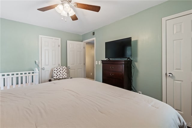 bedroom with ceiling fan