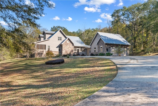 view of front of home featuring a front lawn