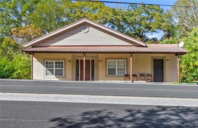 view of front of home with covered porch