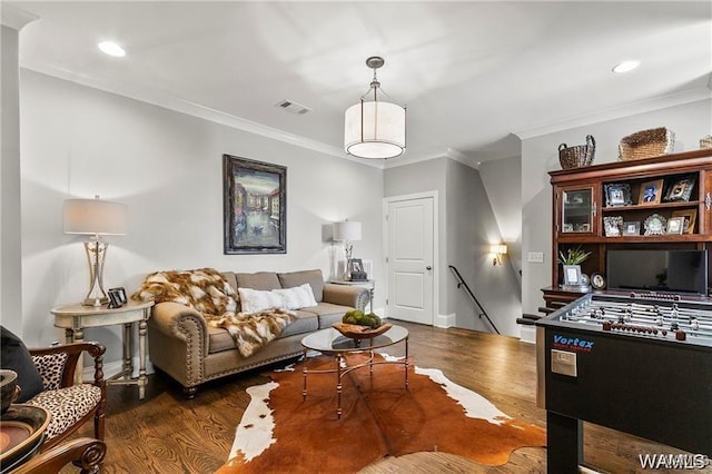 6020 Carleton Park Cir, Tuscaloosa, AL 35406 - living area featuring ornamental molding, wood finished floors, and recessed lighting