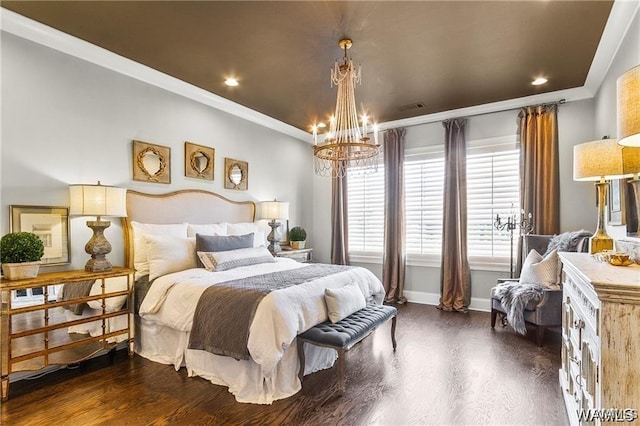 6020 Carleton Park Cir, Tuscaloosa, AL 35406 - bedroom featuring dark wood-style floors, a chandelier, crown molding, and recessed lighting