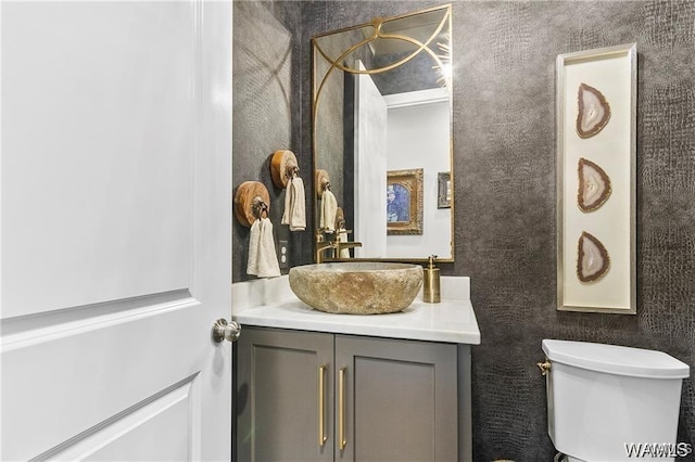 6020 Carleton Park Cir, Tuscaloosa, AL 35406 - bathroom with toilet and vanity