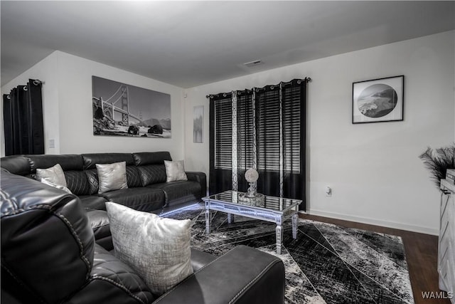 11621 Cedar Glades Dr, Vance, AL 35490 - living area with baseboards and wood finished floors